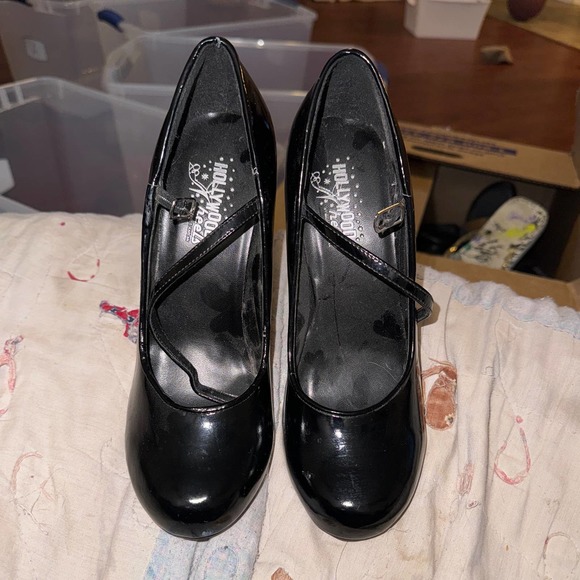 Black High Heels size 7 - Picture 3 of 6